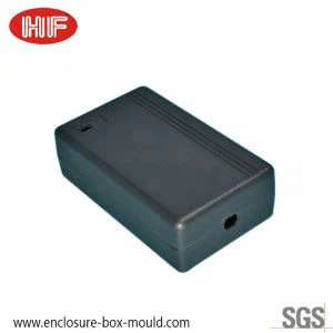 علبة بلاستيكية سوداء لإمدادات الطاقة